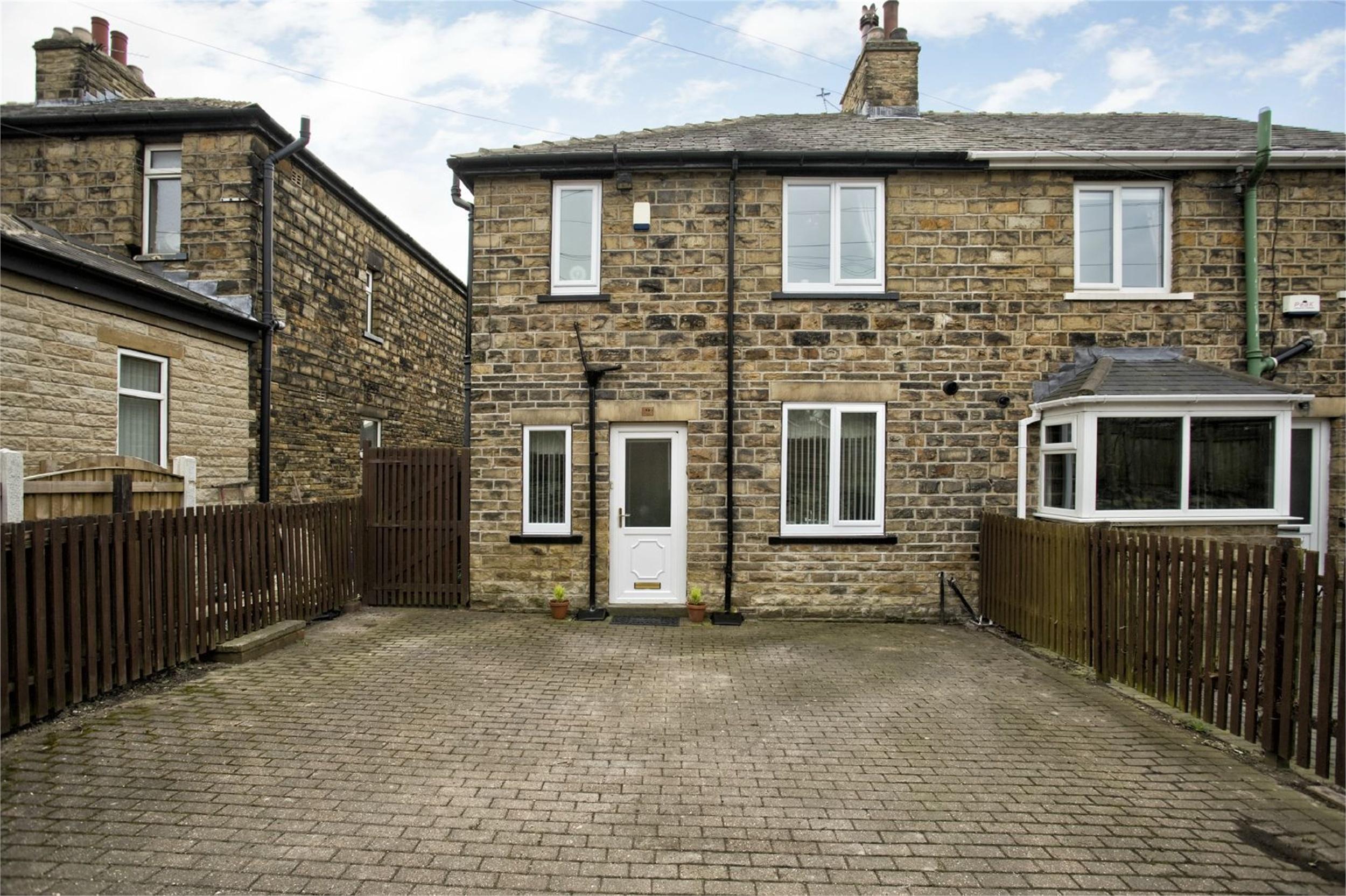 Whitegates Dewsbury 3 bedroom House SSTC in Brunswick Drive