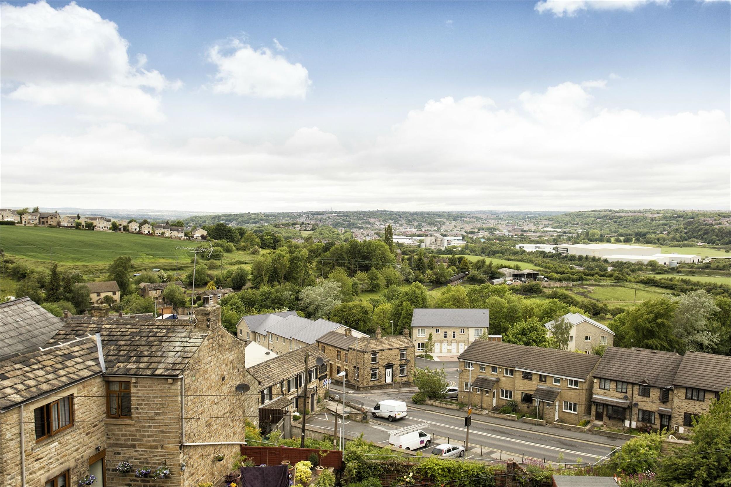 Whitegates Dewsbury 3 bedroom House For Sale in 17 Combs Road