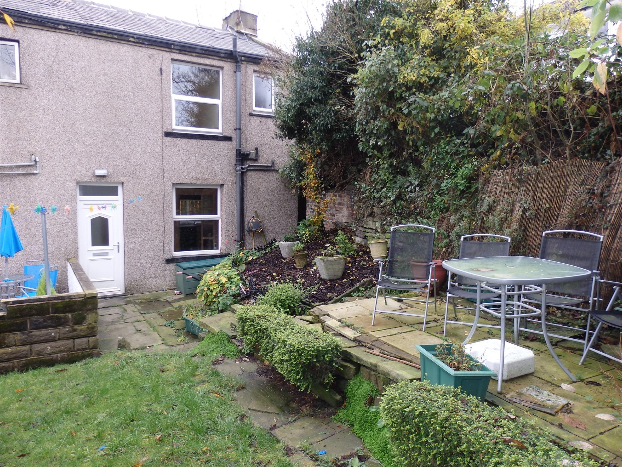 Whitegates Halifax 1 bedroom House for sale in Brow Lane, SHELF, West