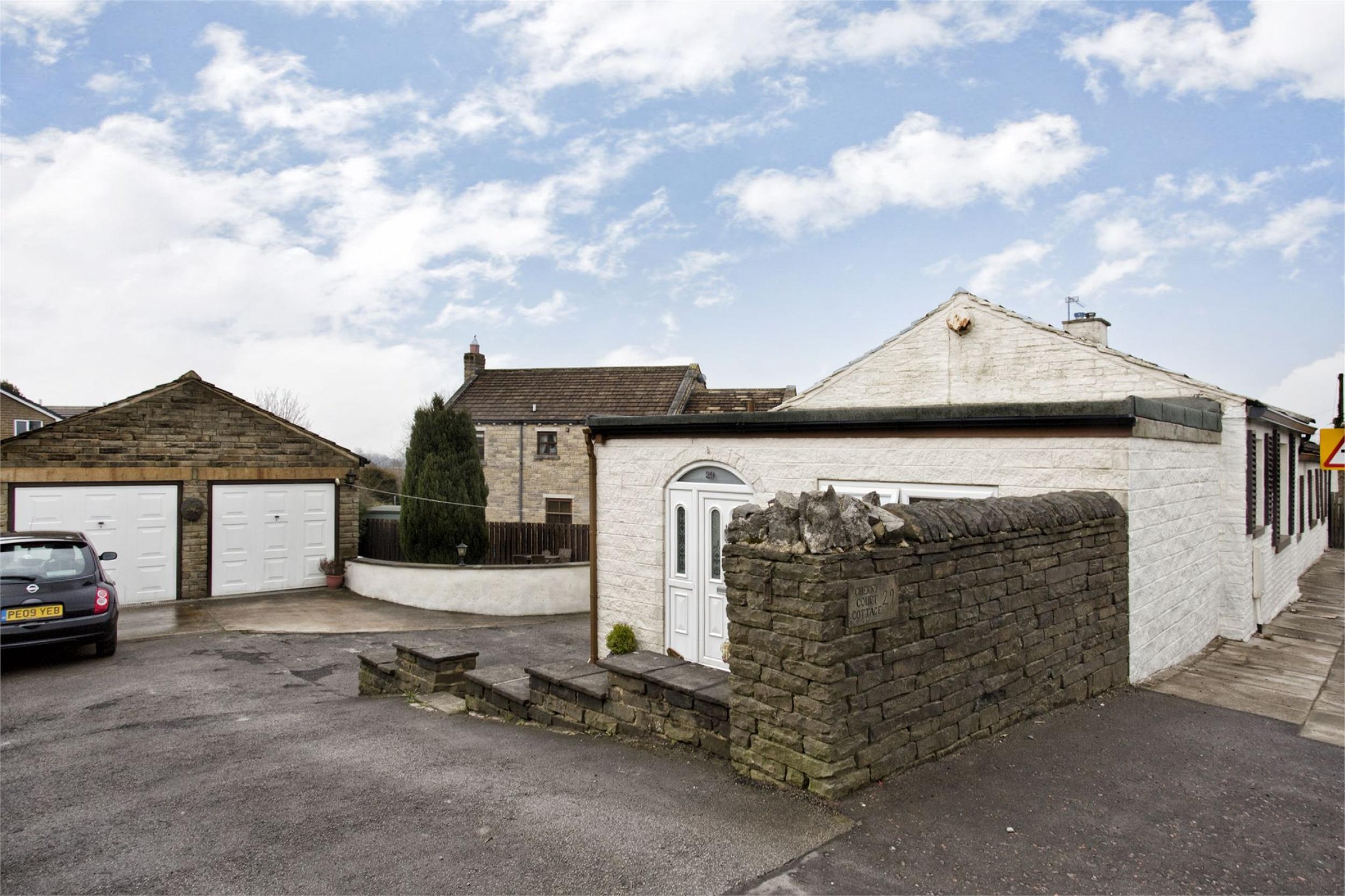 Whitegates Halifax 3 bedroom Detached House for sale in Brighouse