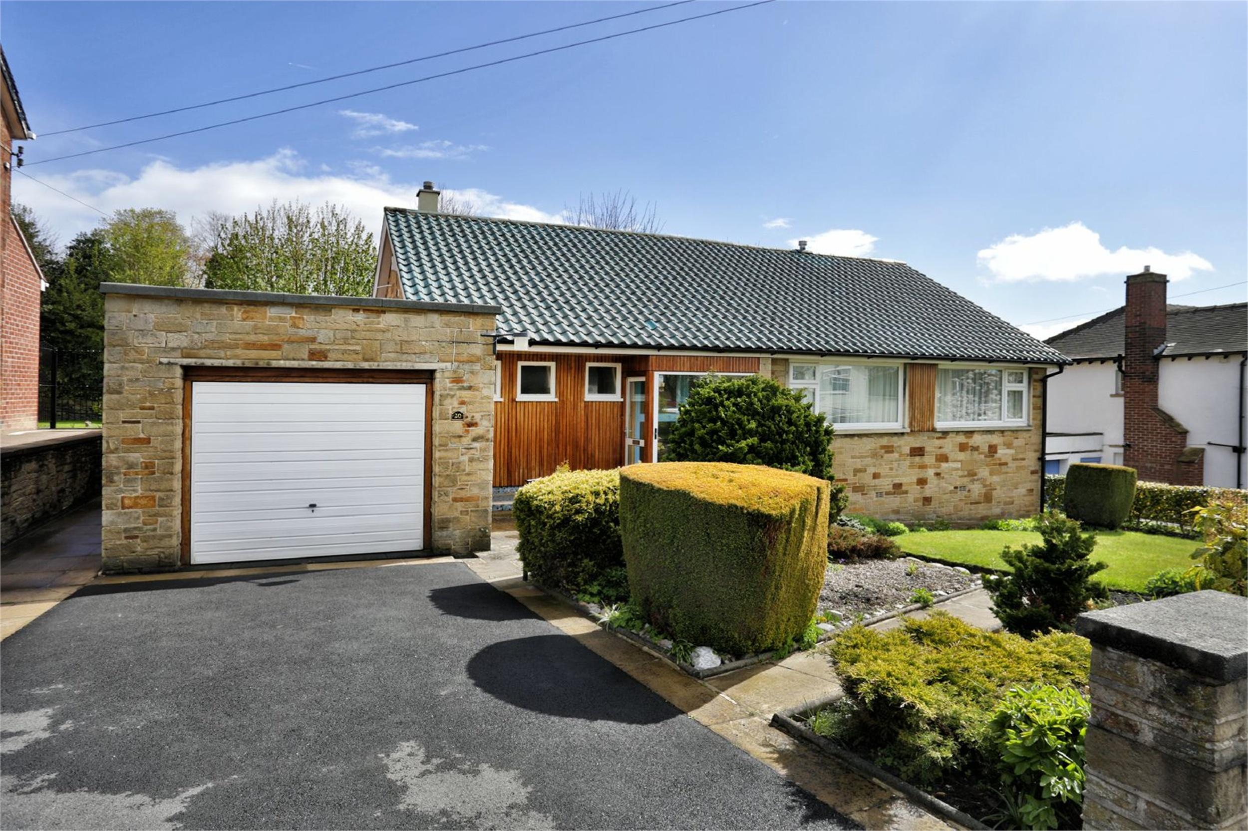 Whitegates Halifax 2 Bedroom Detached Bungalow Sstc In The Avenue