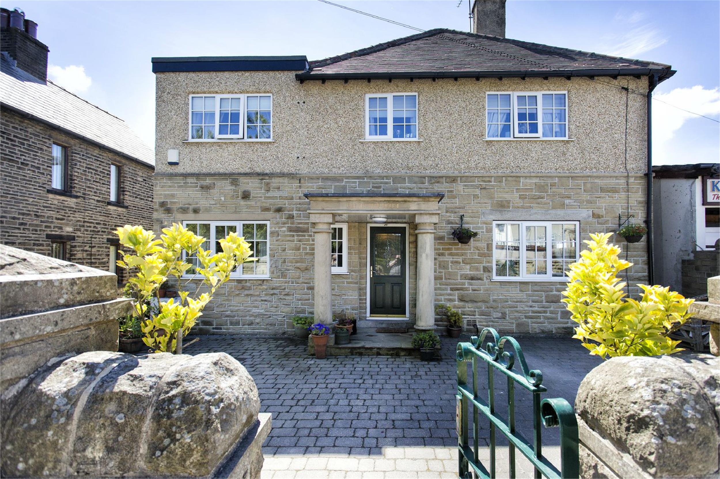 Whitegates Halifax 4 bedroom Detached House for sale in Denholme Gate