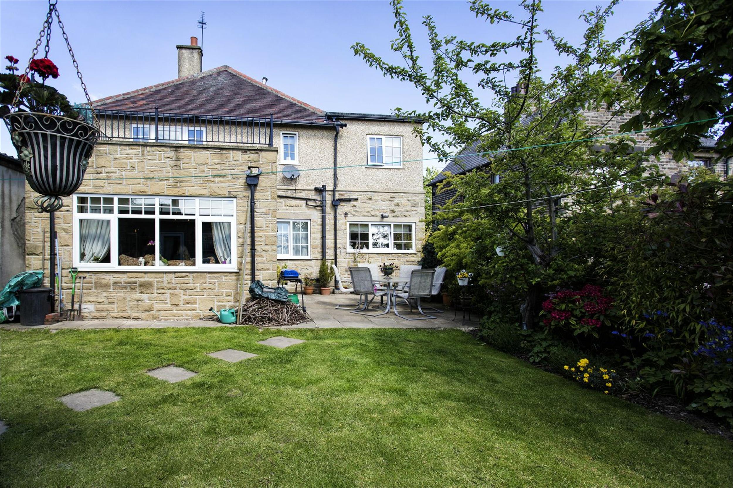 Whitegates Halifax 4 bedroom Detached House for sale in Denholme Gate