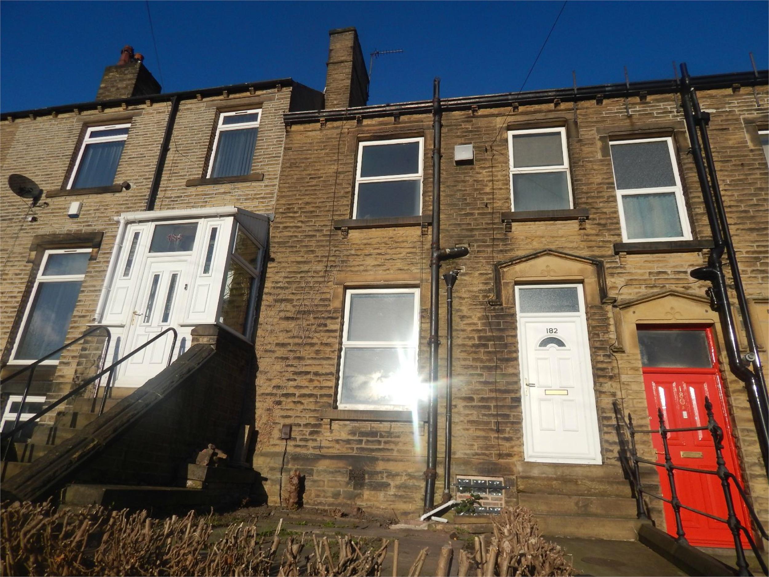 Whitegates Huddersfield 3 bedroom House to rent in Halifax Old Road