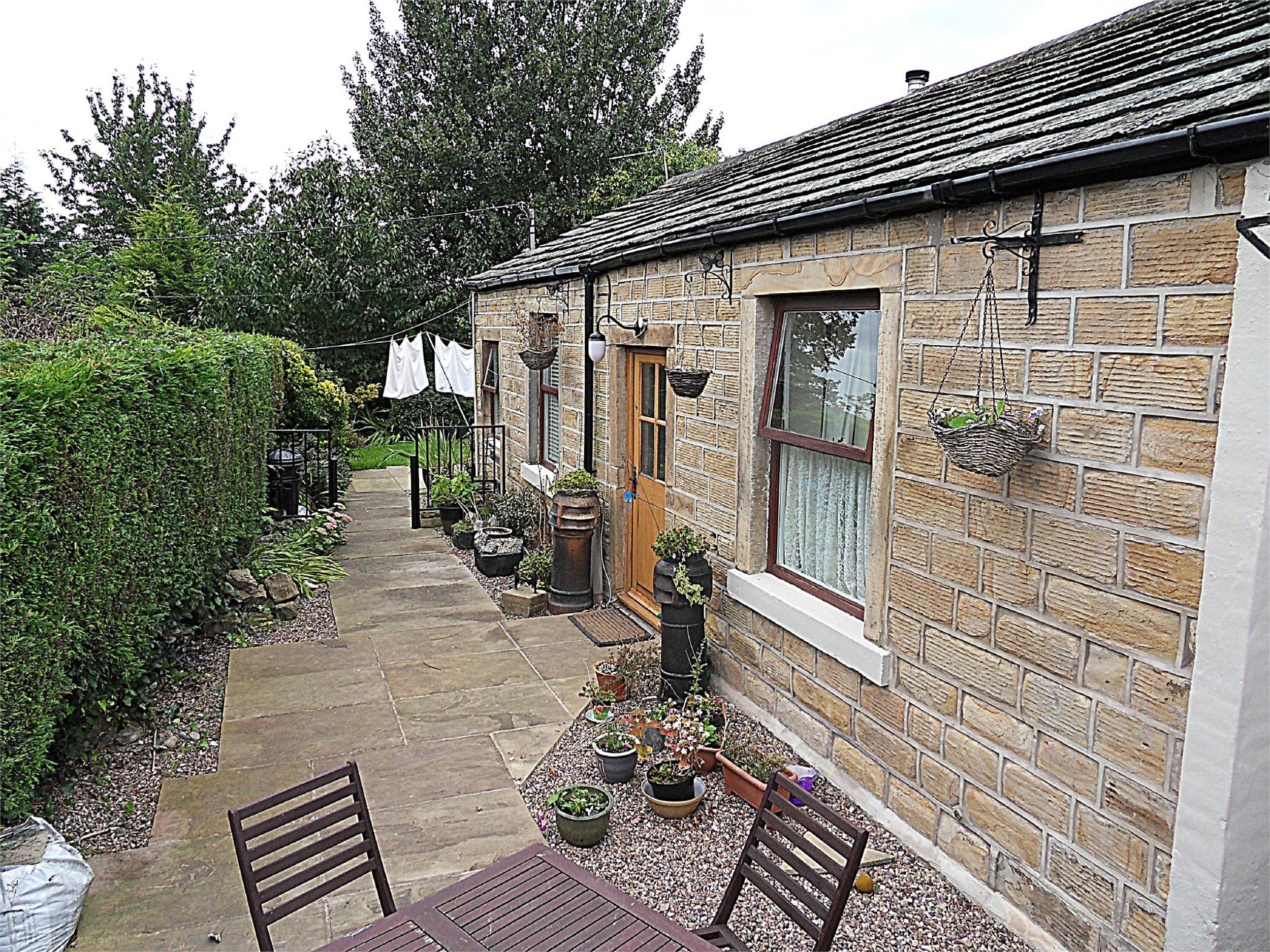 Whitegates Mirfield 2 bedroom Detached Bungalow for sale in Stocks Bank