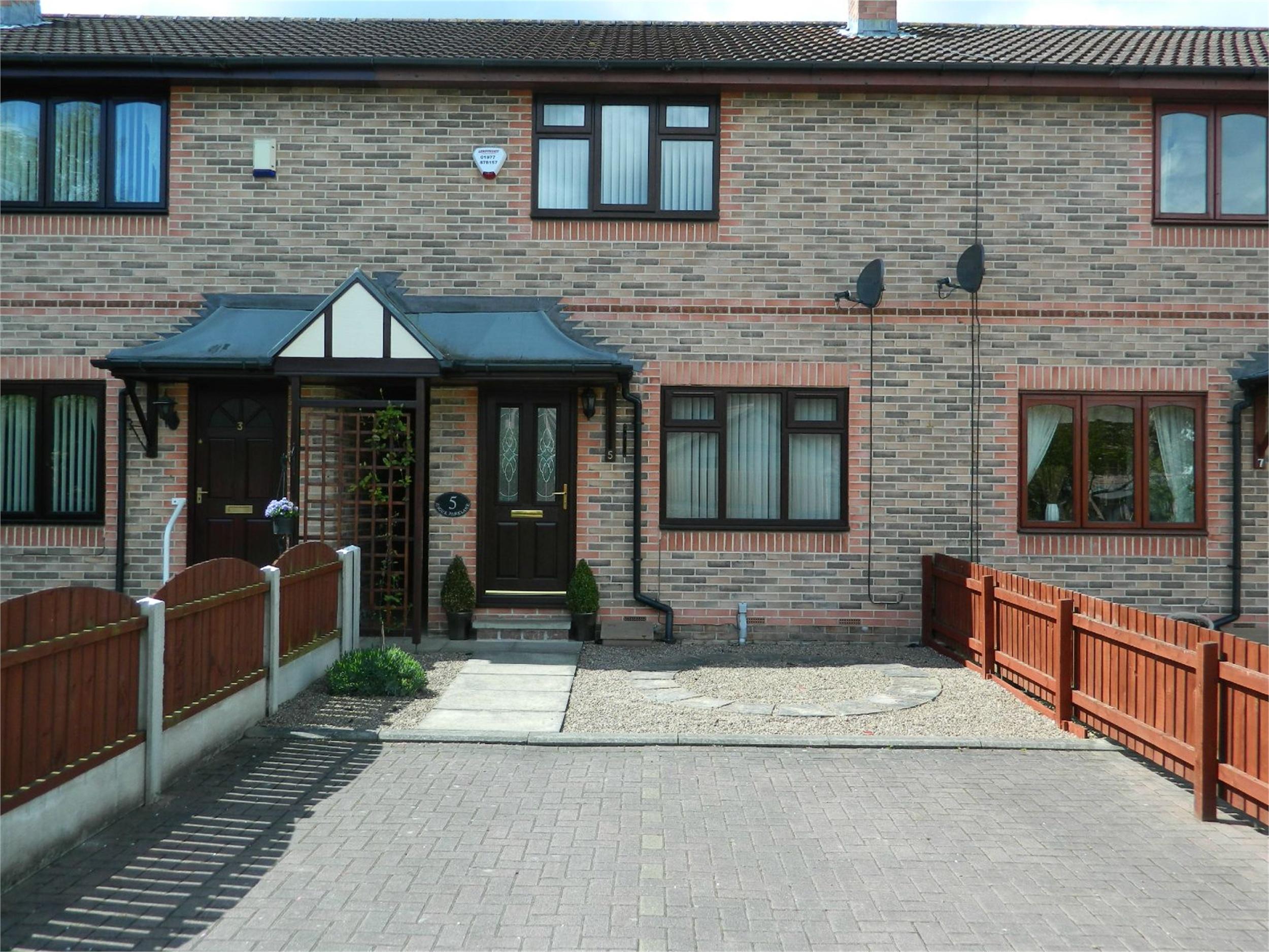 Whitegates Pontefract 2 bedroom Town House SSTC in 5 Hague Park Lane