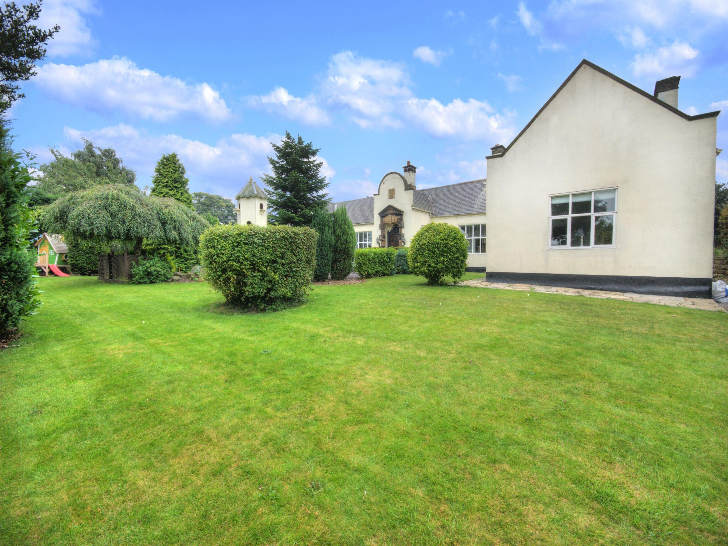 Whitegates Wakefield 5 bedroom House for sale in Manor Drive, Flockton