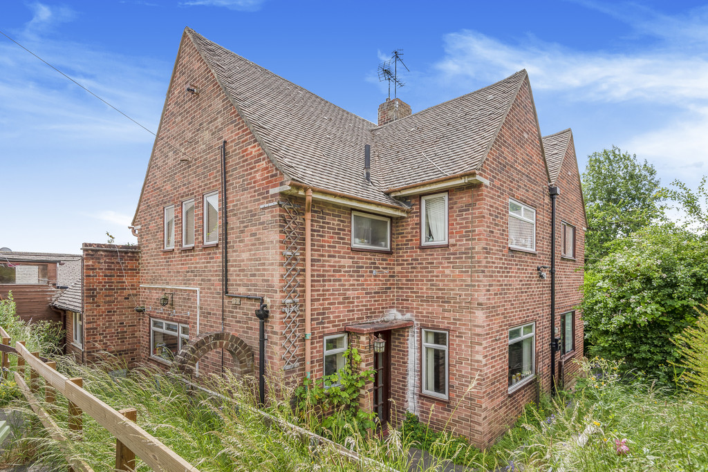 Martin & Co Winchester 6 bedroom SemiDetached House Let in Stanmore