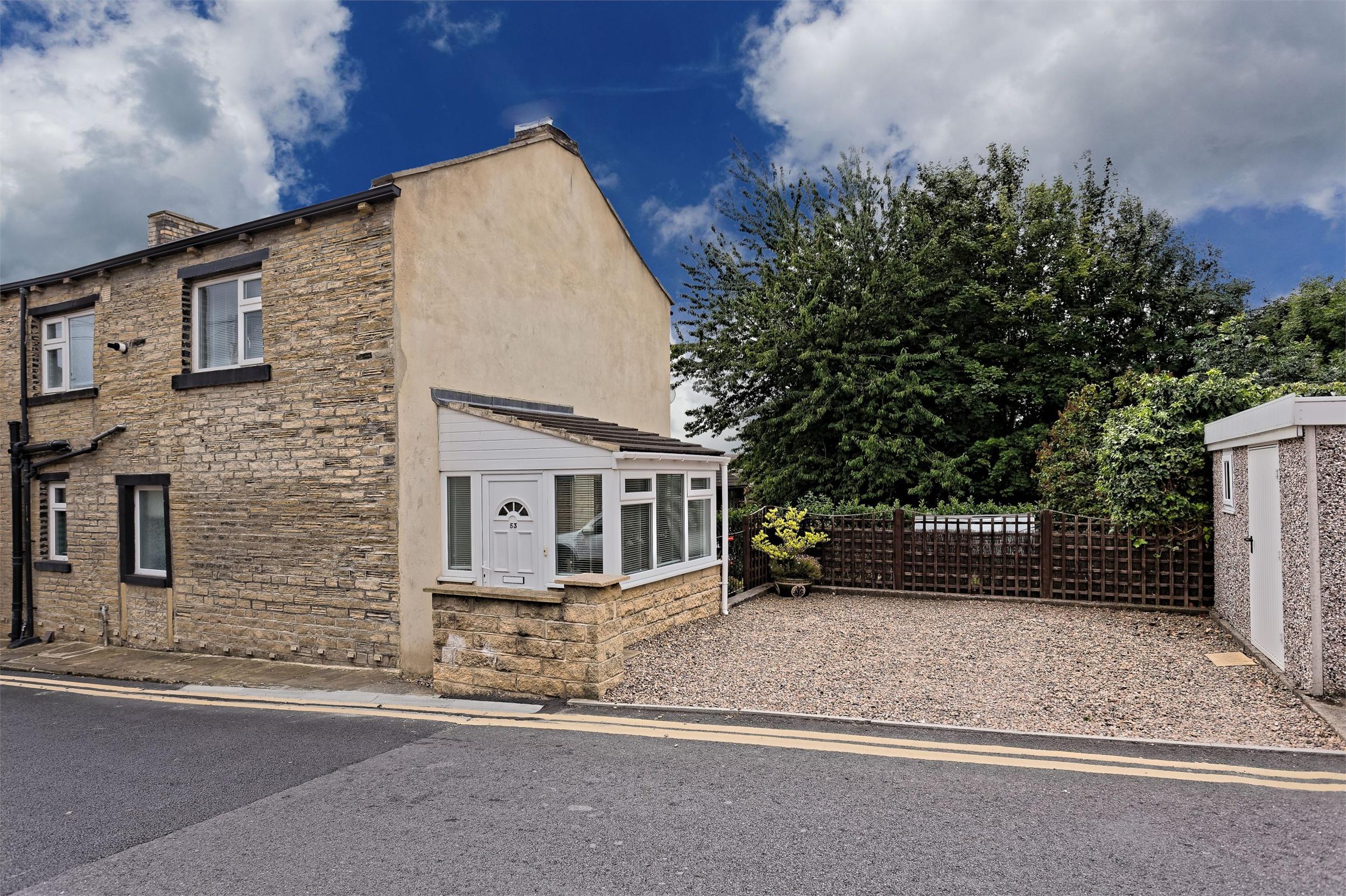 Whitegates Bramley 3 bedroom Detached House For Sale in Valley Road