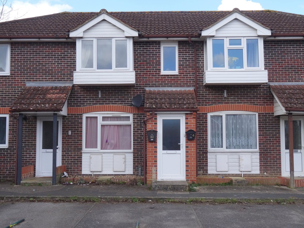 Martin & Co Gosport 2 bedroom Apartment Let in St Faiths Close, Gosport