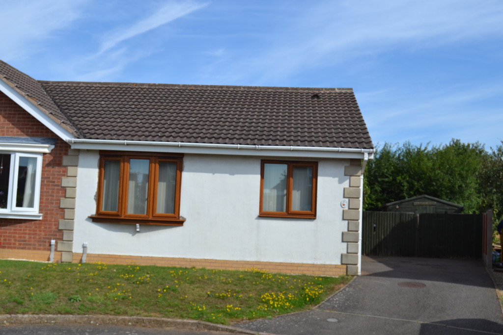 Martin Co Grantham 2 Bedroom Semi Detached Bungalow Let In Ipswich Gardens Grantham