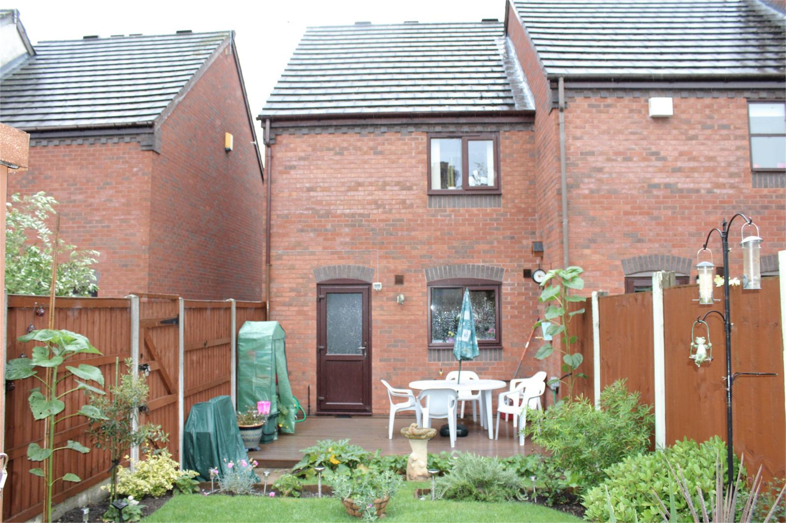 Whitegates Wolverhampton 2 bedroom Town House SSTC in Lutley Close