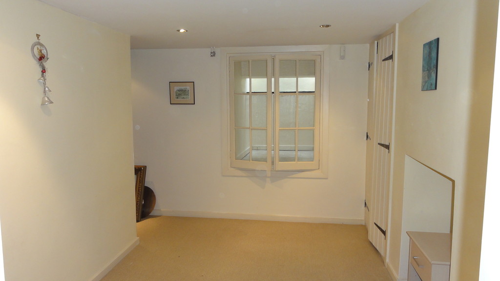 Martin Co Bury St Edmunds 3 Bedroom End Of Terrace