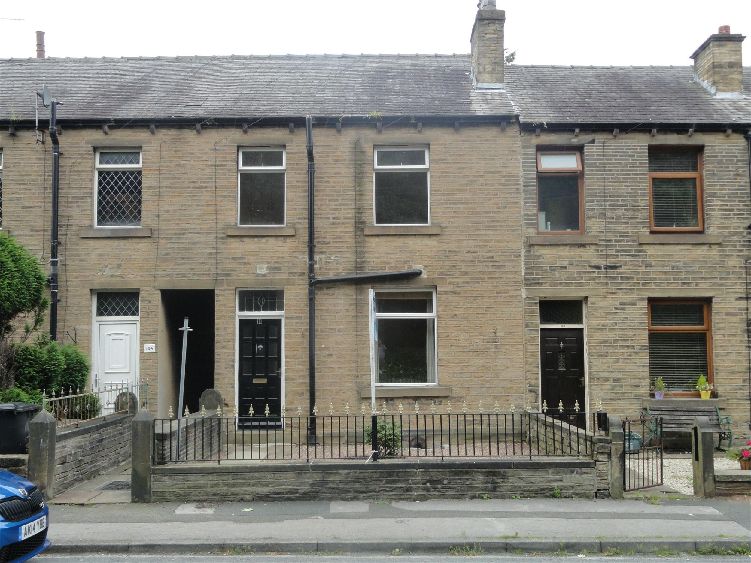 Whitegates Huddersfield 2 bedroom Terraced House SSTC in Netheroyd Hill