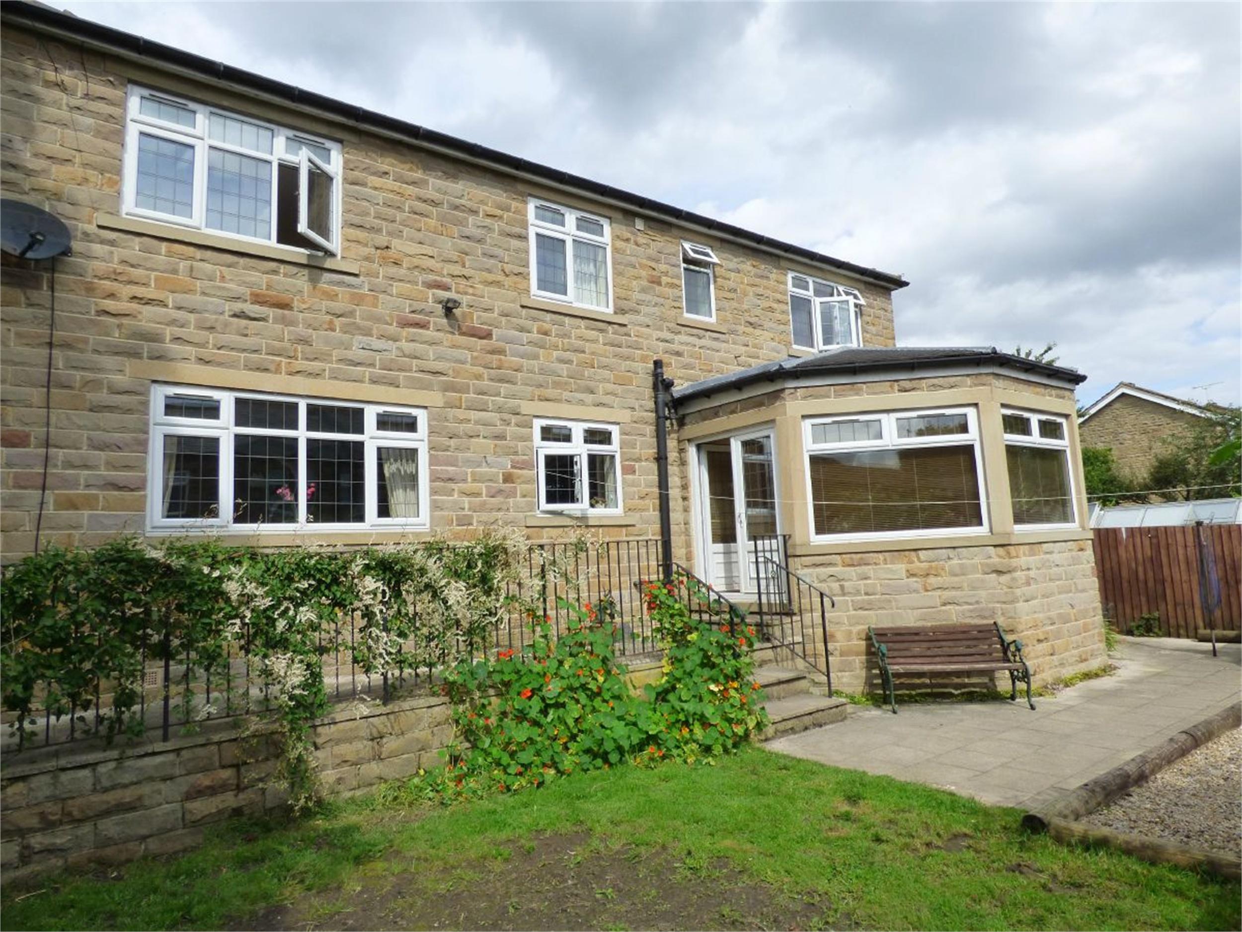 Whitegates Cleckheaton 5 bedroom Detached House For Sale in 7 Brookfoot Avenue, Birkenshaw, West