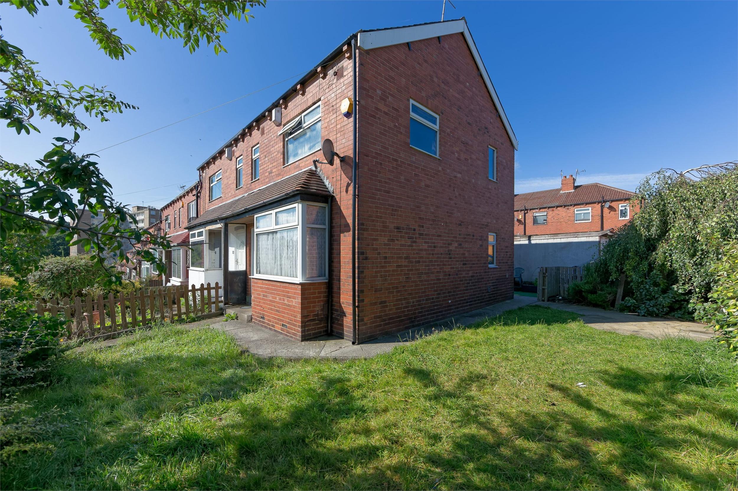 Whitegates Bramley 3 bedroom House for sale in Raynville Mount, Bramley, Leeds, West Yorkshire