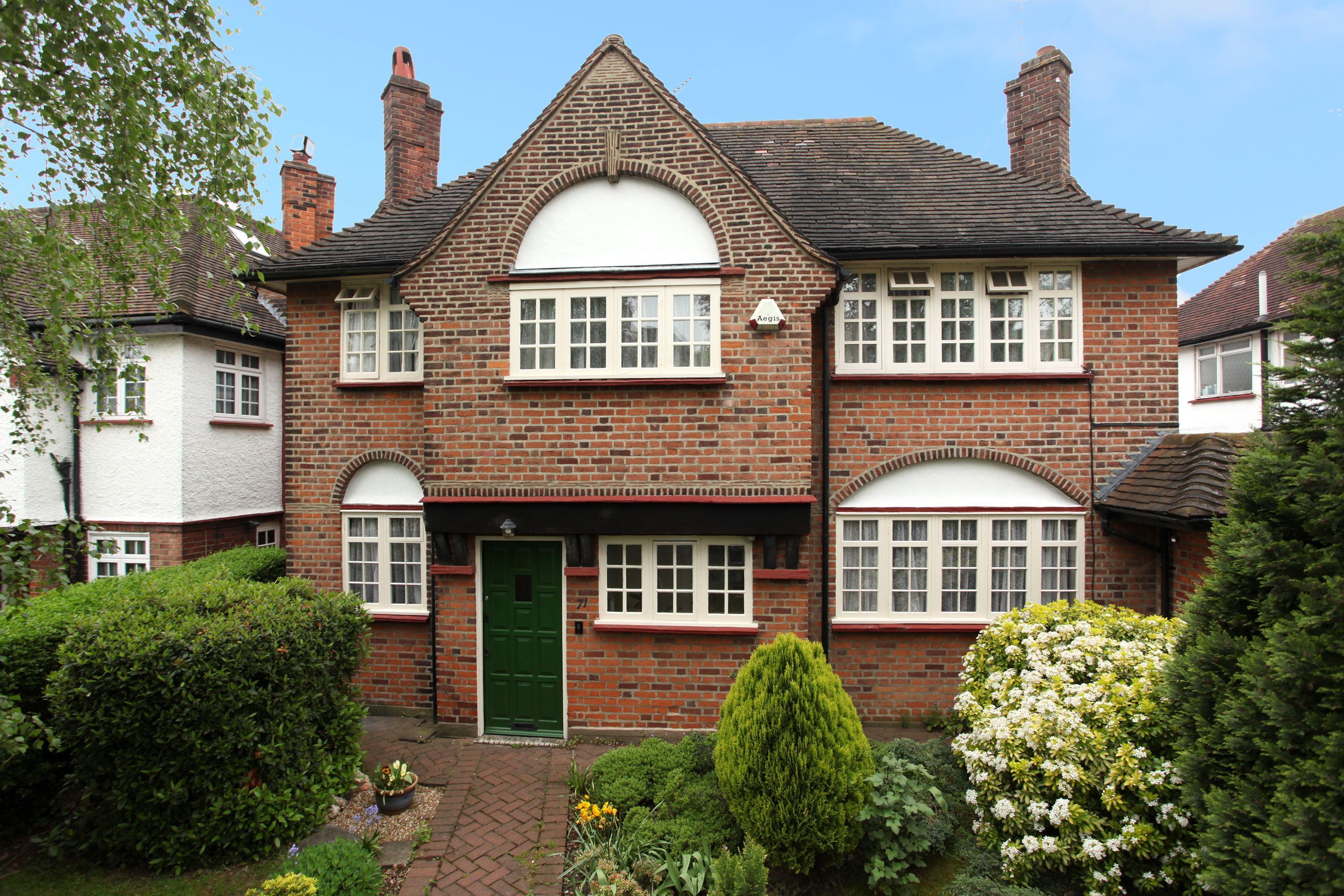 Ellis & Co Golders Green 4 bedroom Detached House For Sale in The