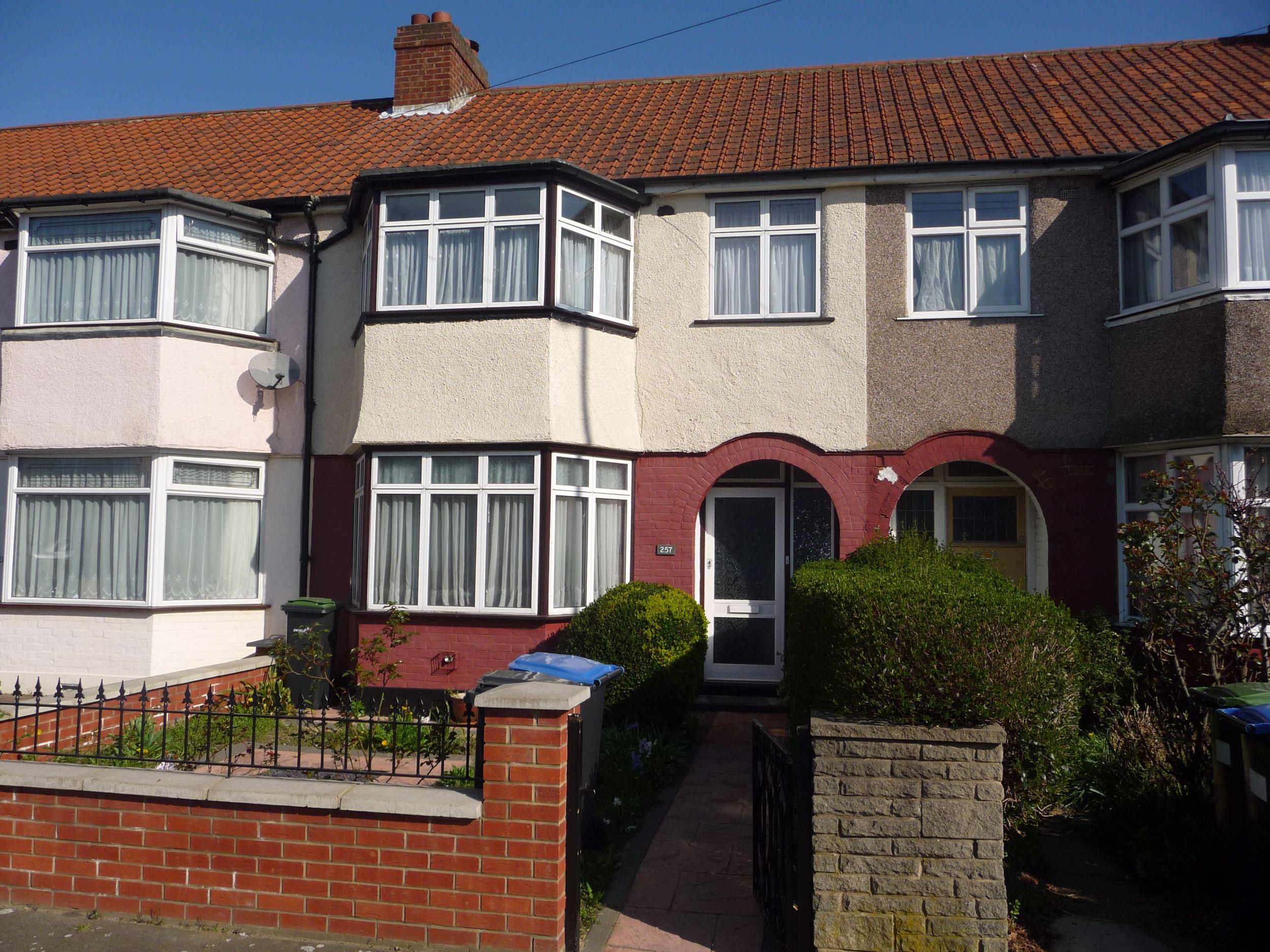 3bedroomhouse In South West Edmonton Corbec Management