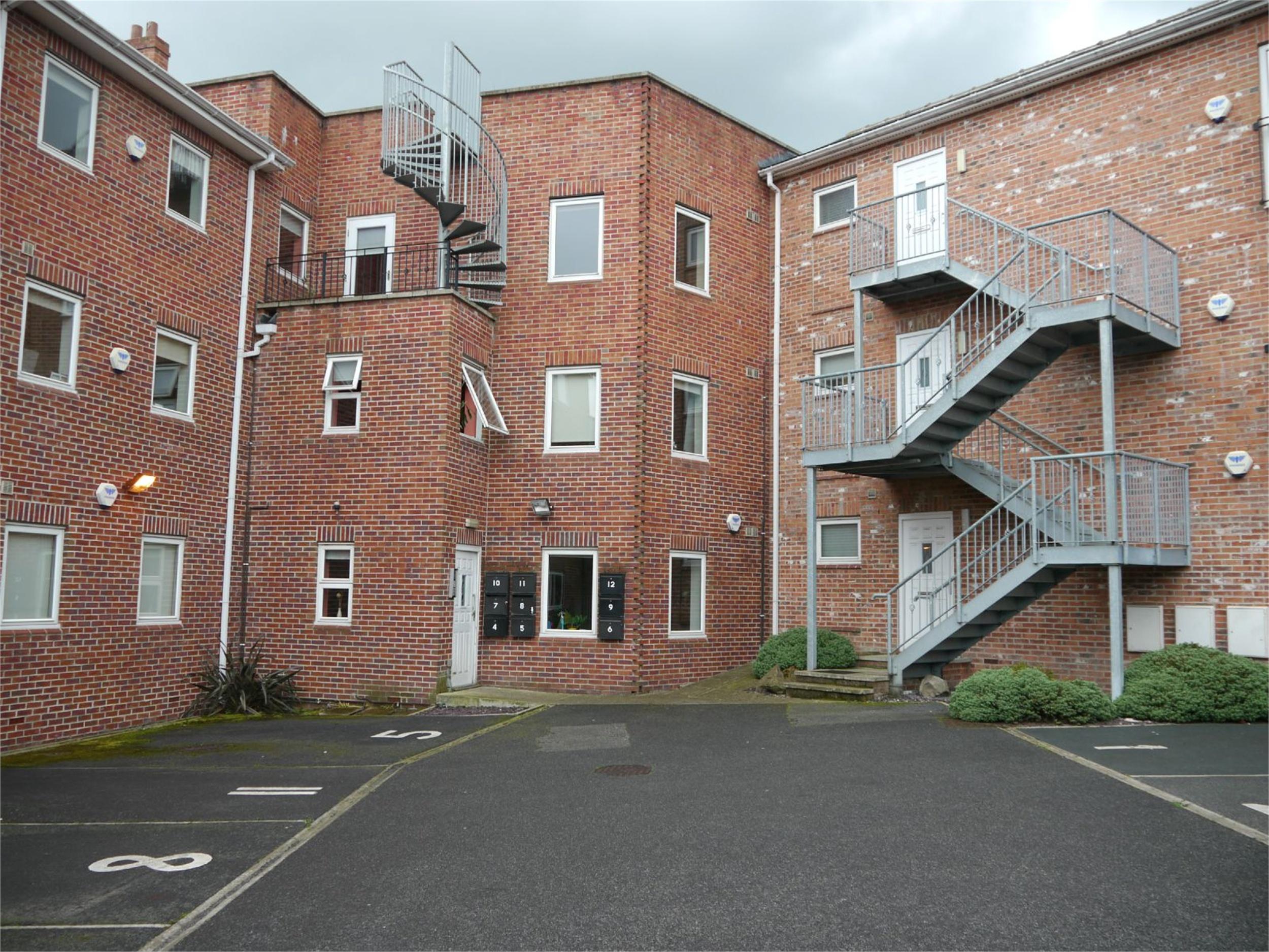 Whitegates South Leeds 2 bedroom Flat To Let in Rhodes Court, High