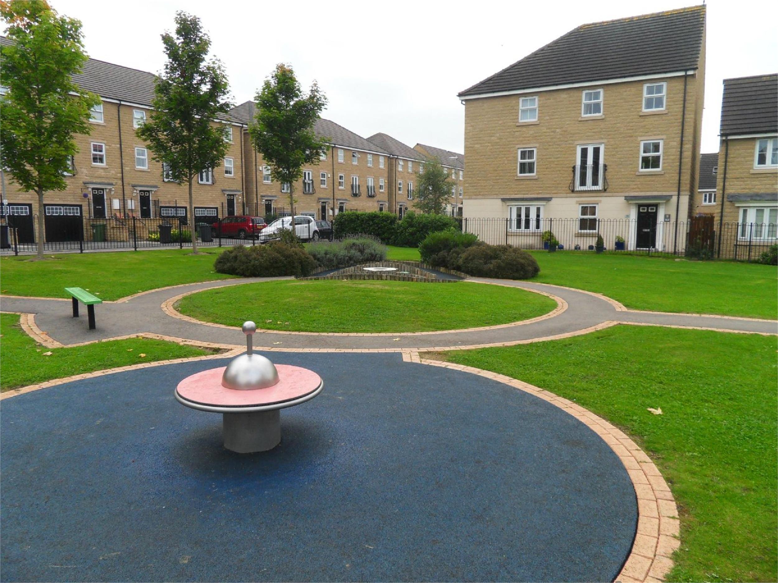 Whitegates Dewsbury 3 bedroom House to rent in Jilling Ing Park, Earlsheaton, Dewsbury WF12