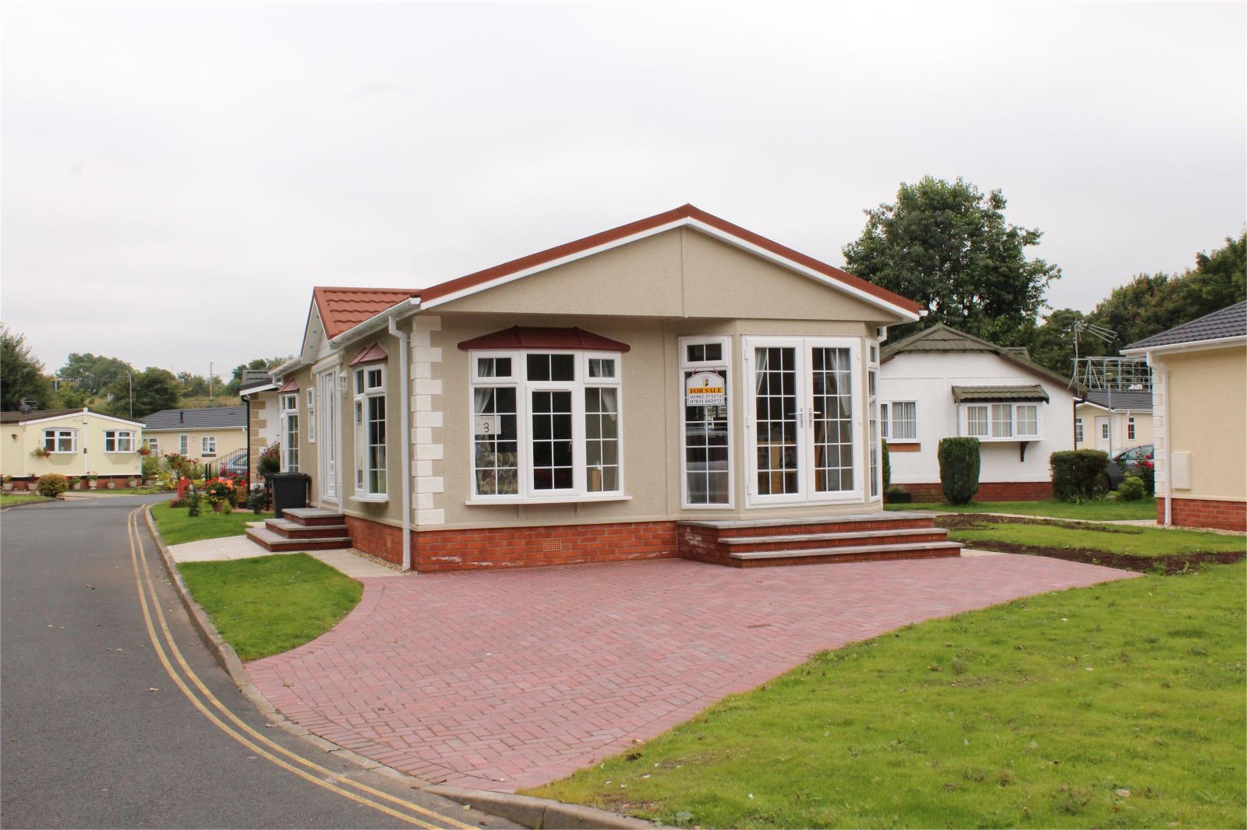 Whitegates Wolverhampton 2 bedroom House For Sale in Oxley Moor Road