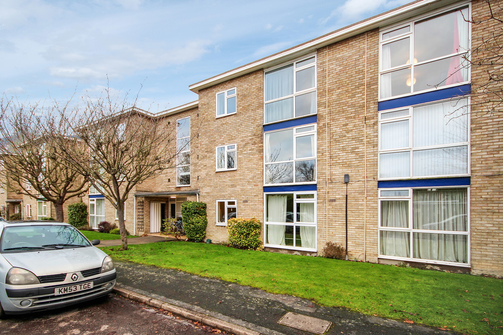 Martin & Co Cambridge 2 bedroom Apartment Let in Lilac Court, Cherry Hinton Road