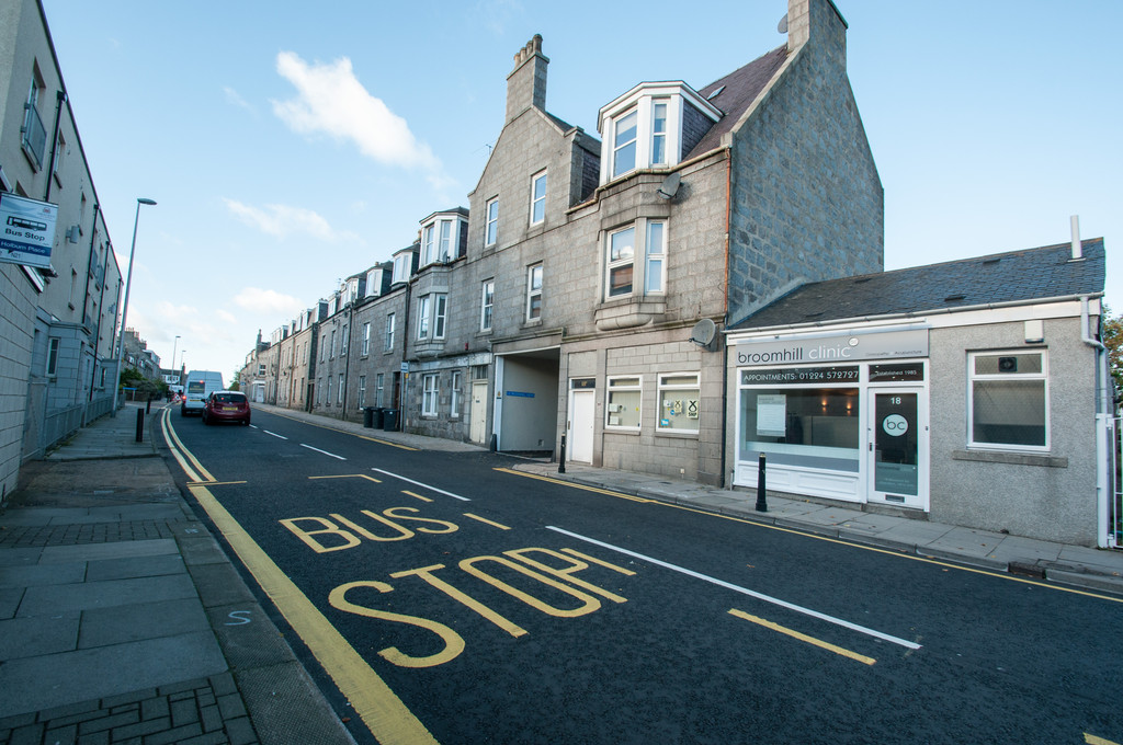 Martin & Co Aberdeen 2 bedroom Apartment Let in Broomhill Road, Aberdeen