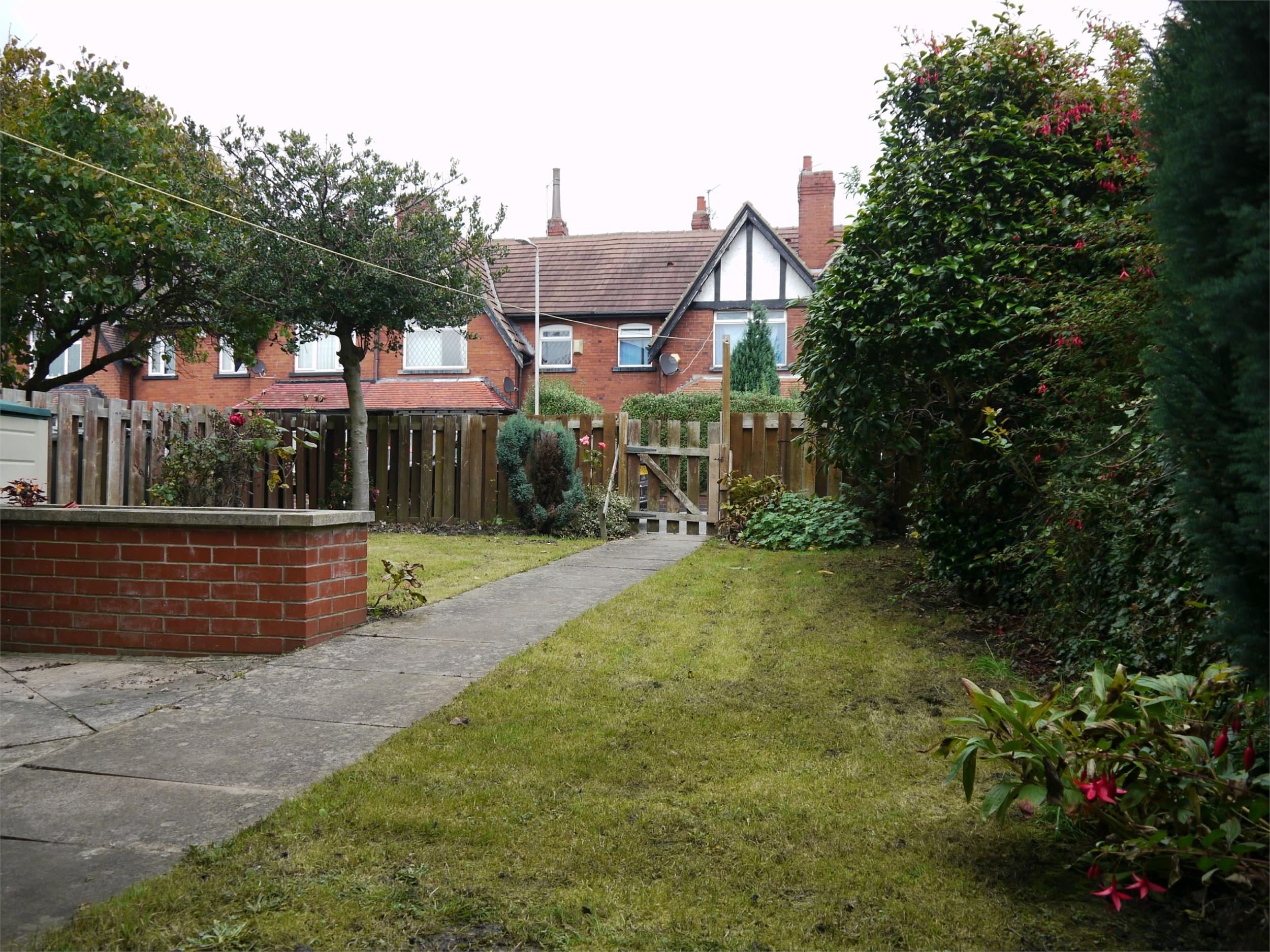 Whitegates South Leeds 3 bedroom Terraced House for sale in Old Lane