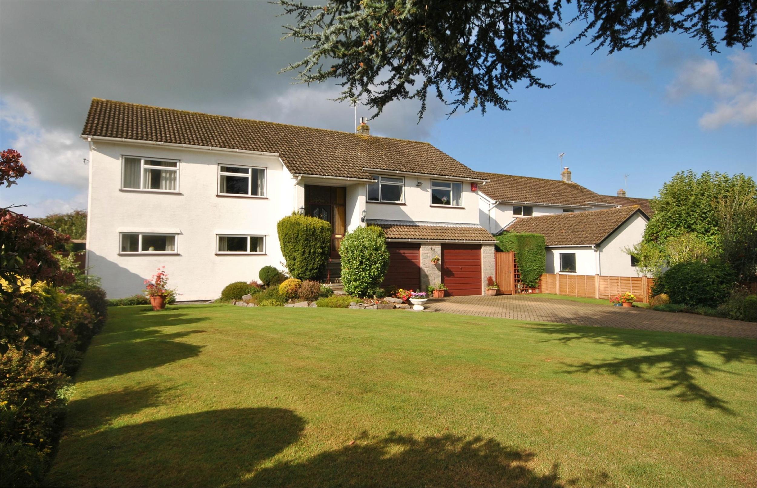 CJ Hole 5 bedroom Detached House for sale in Broadleaze Way