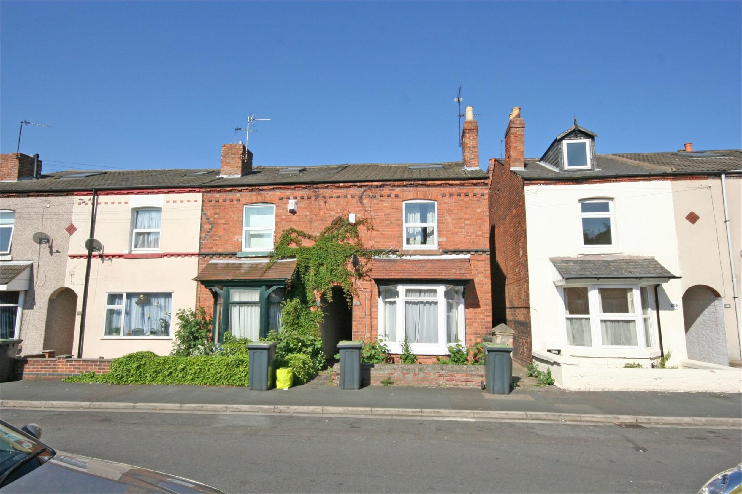 Whitegates Beeston 3 bedroom House to rent in Lower Regent Street