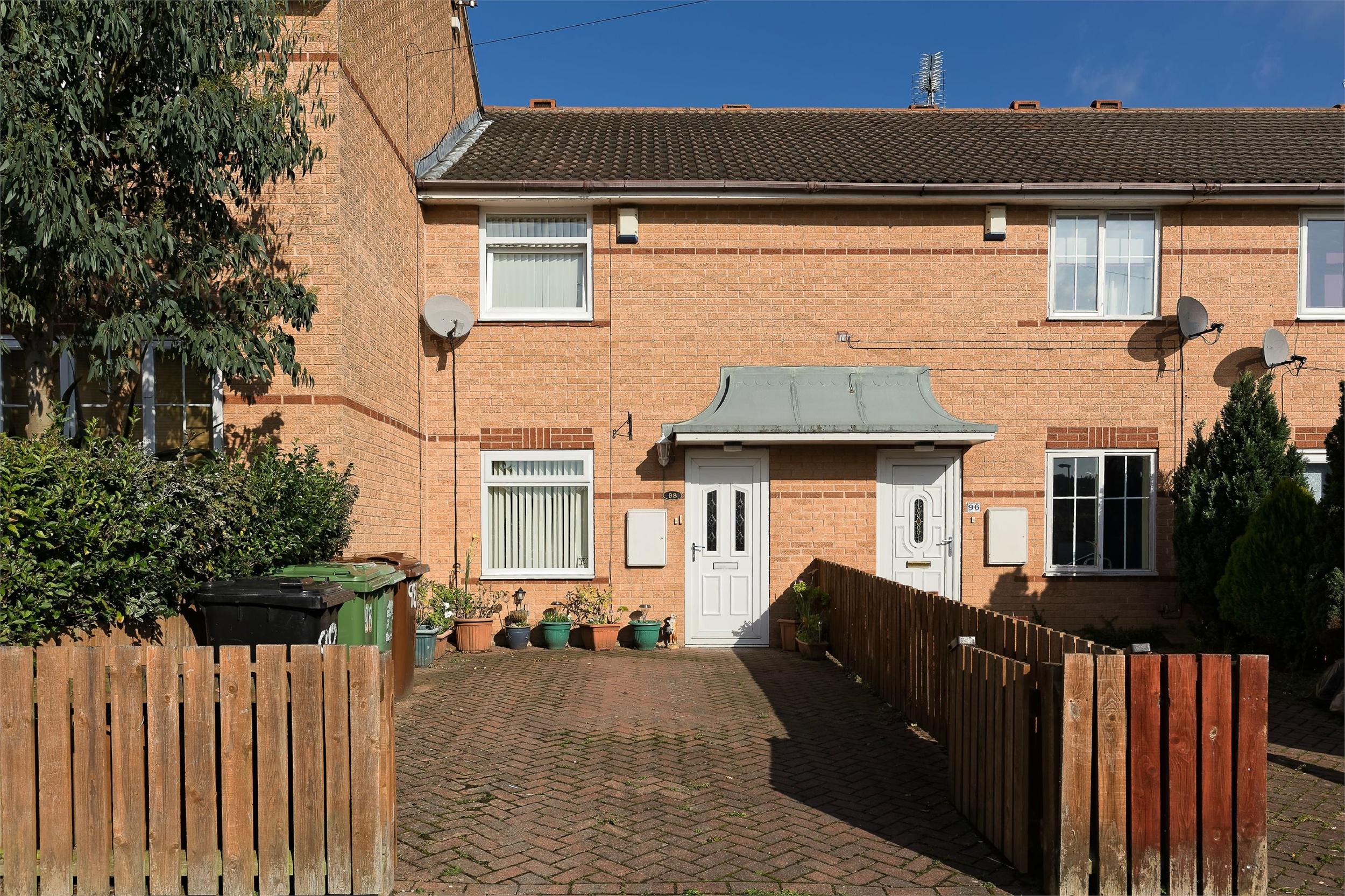 Whitegates Bramley 2 bedroom Terraced House SSTC in Victoria Park