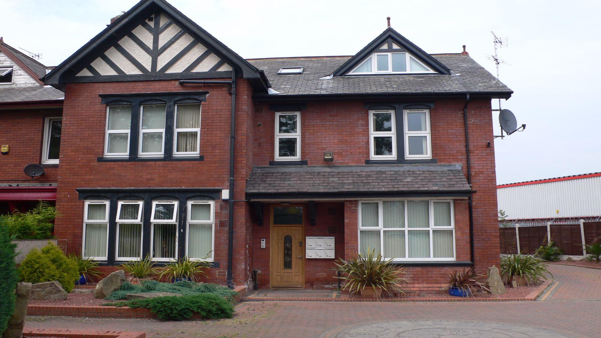 Whitegates South Leeds 2 bedroom Flat to rent in Old Lane, Beeston