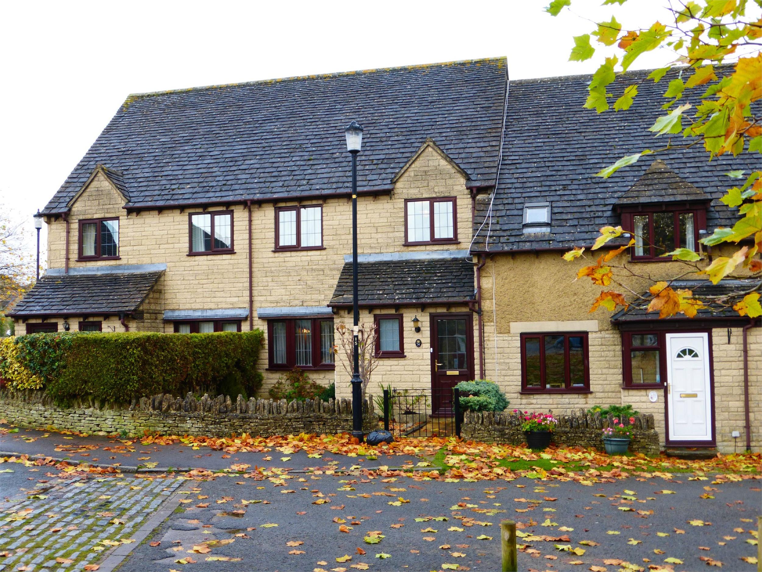 Parkers Stroud 3 bedroom House SSTC in The Old Common, Chalford, Stroud