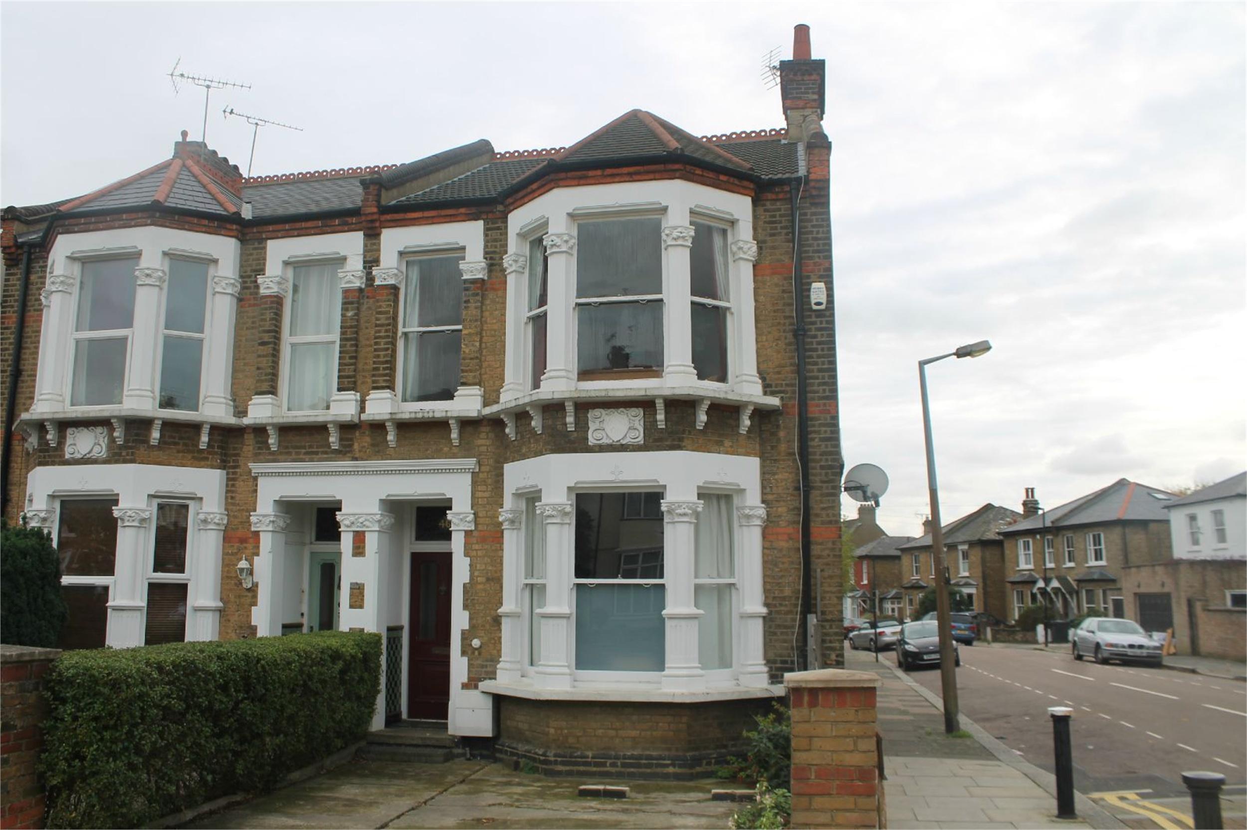 Estate agents and letting agents in the UK. Houses, flats and new homes