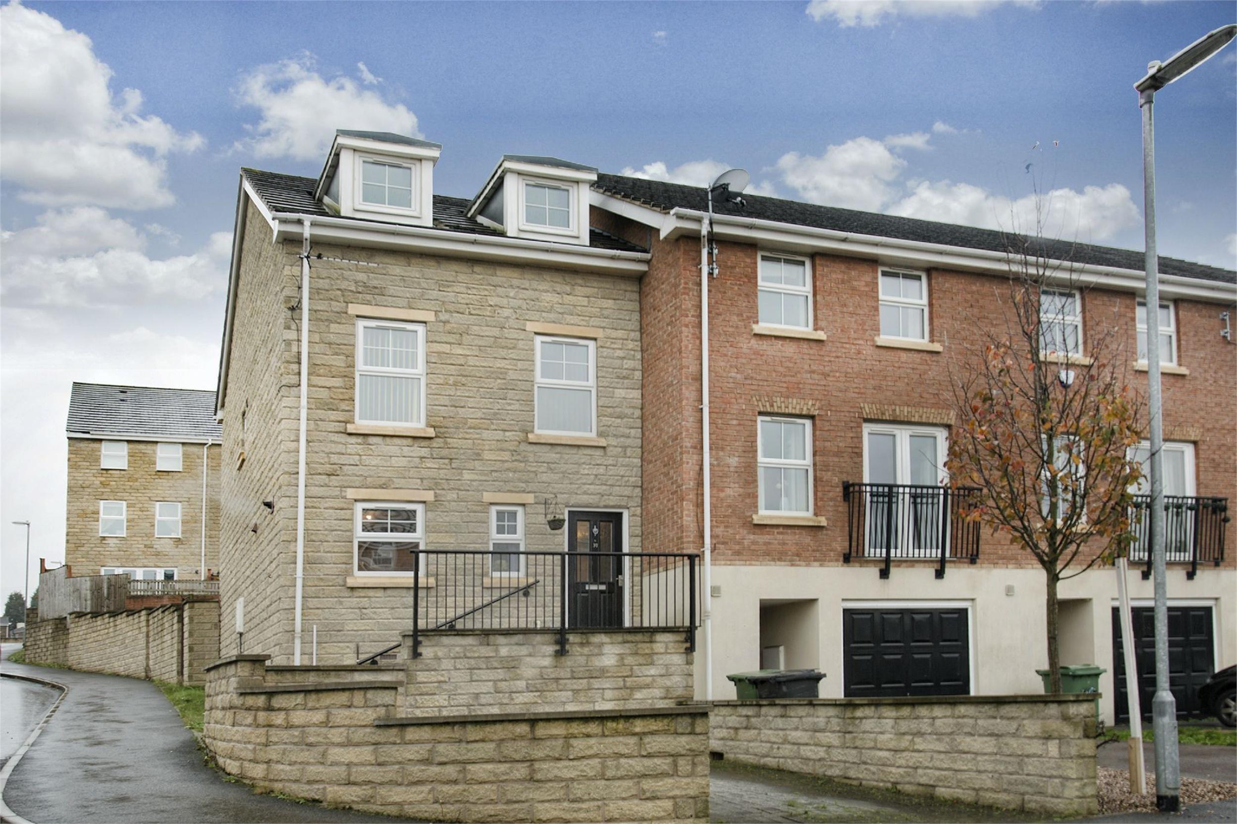 Whitegates Dewsbury 3 bedroom Town House For Sale in Redberry Avenue