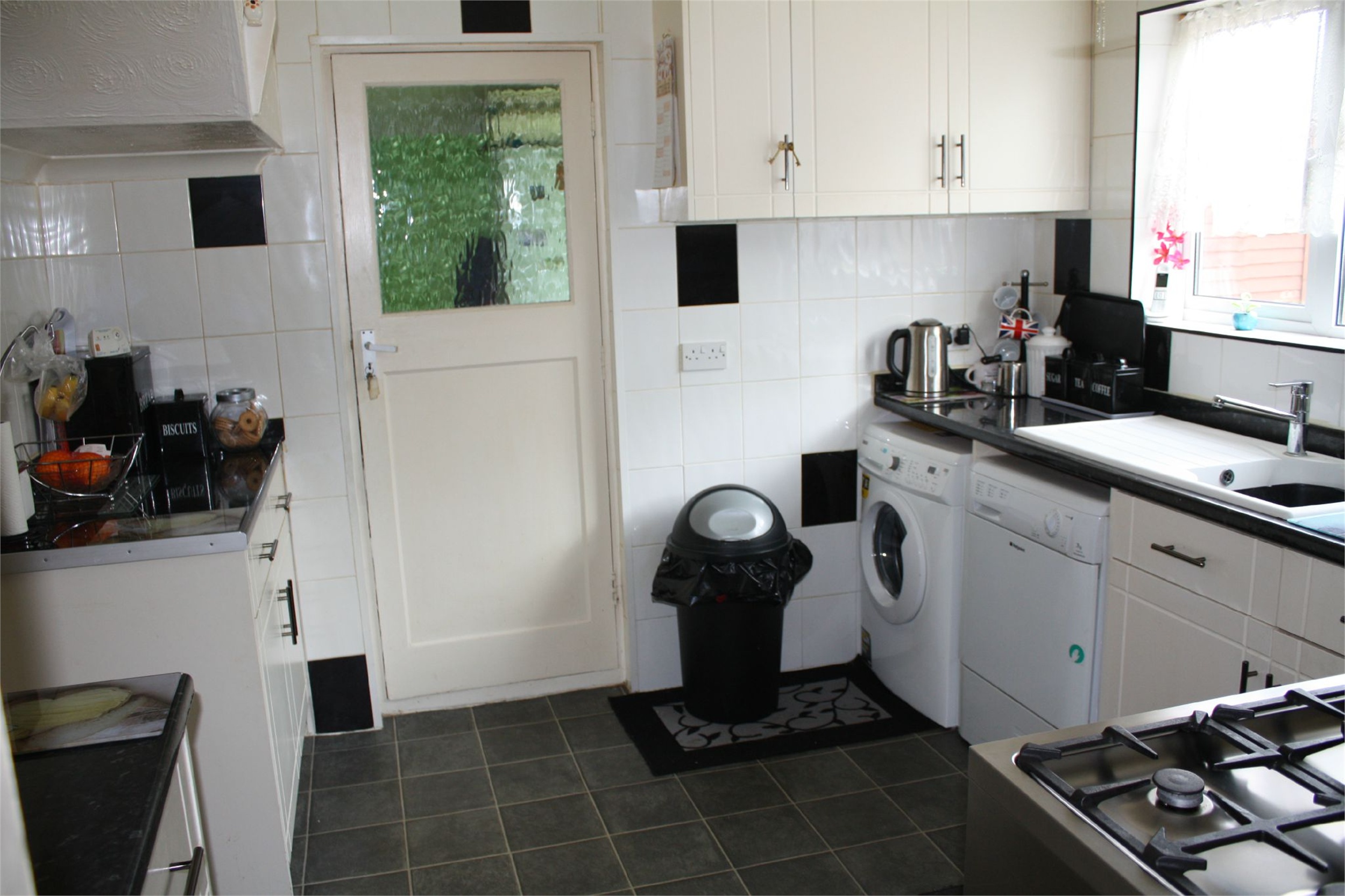 Parkers Reading 3 Bedroom Semi Detached House Sstc In