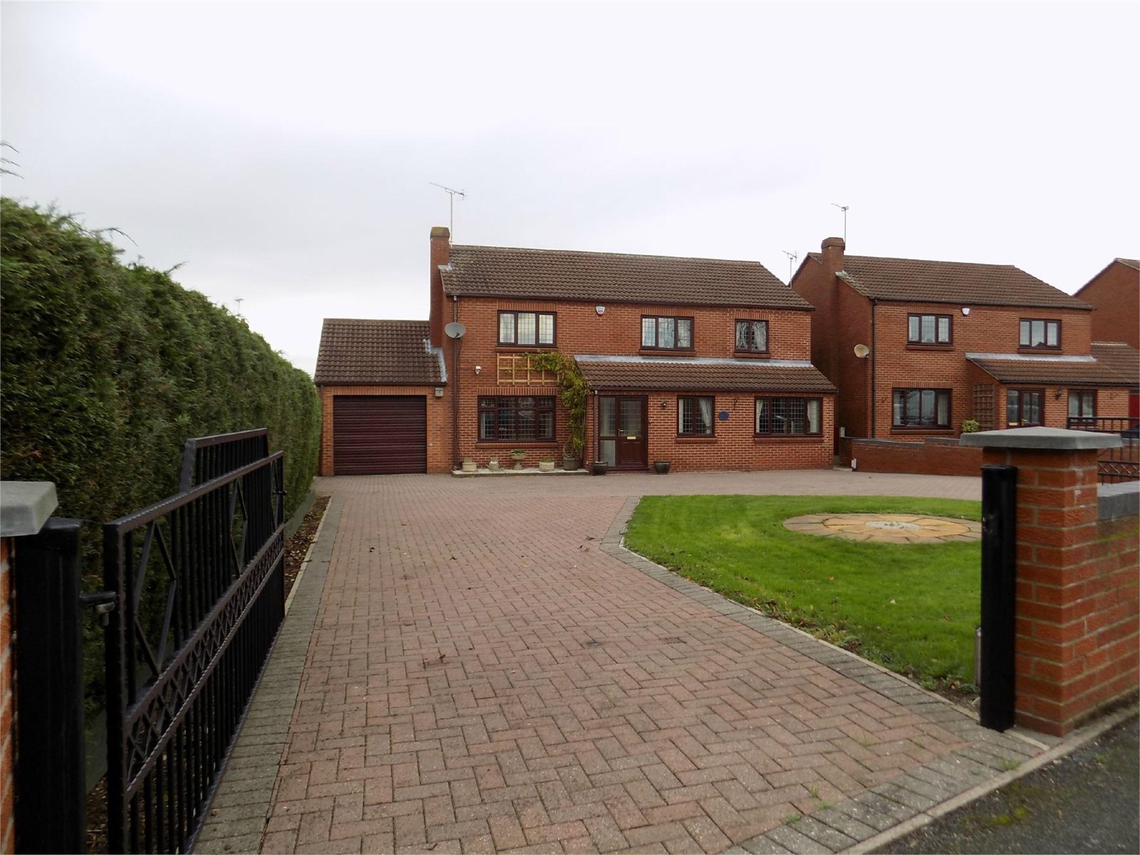 Whitegates Heanor 4 bedroom Detached House SSTC in Hallington Drive