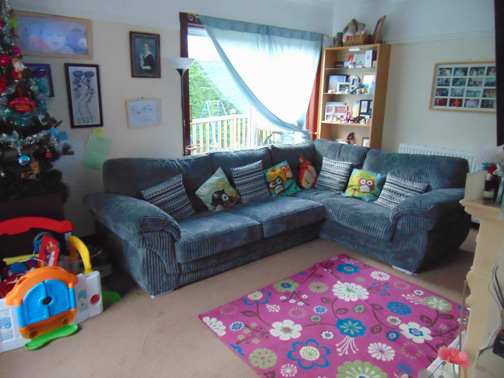 Martin & Co Bathgate 3 bedroom SemiDetached House Let in Longridge