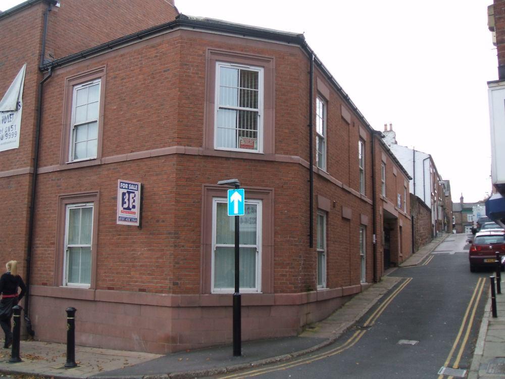 Whitegates Woolton 2 bedroom Flat to rent in ASCOT COURT, WOOLTON