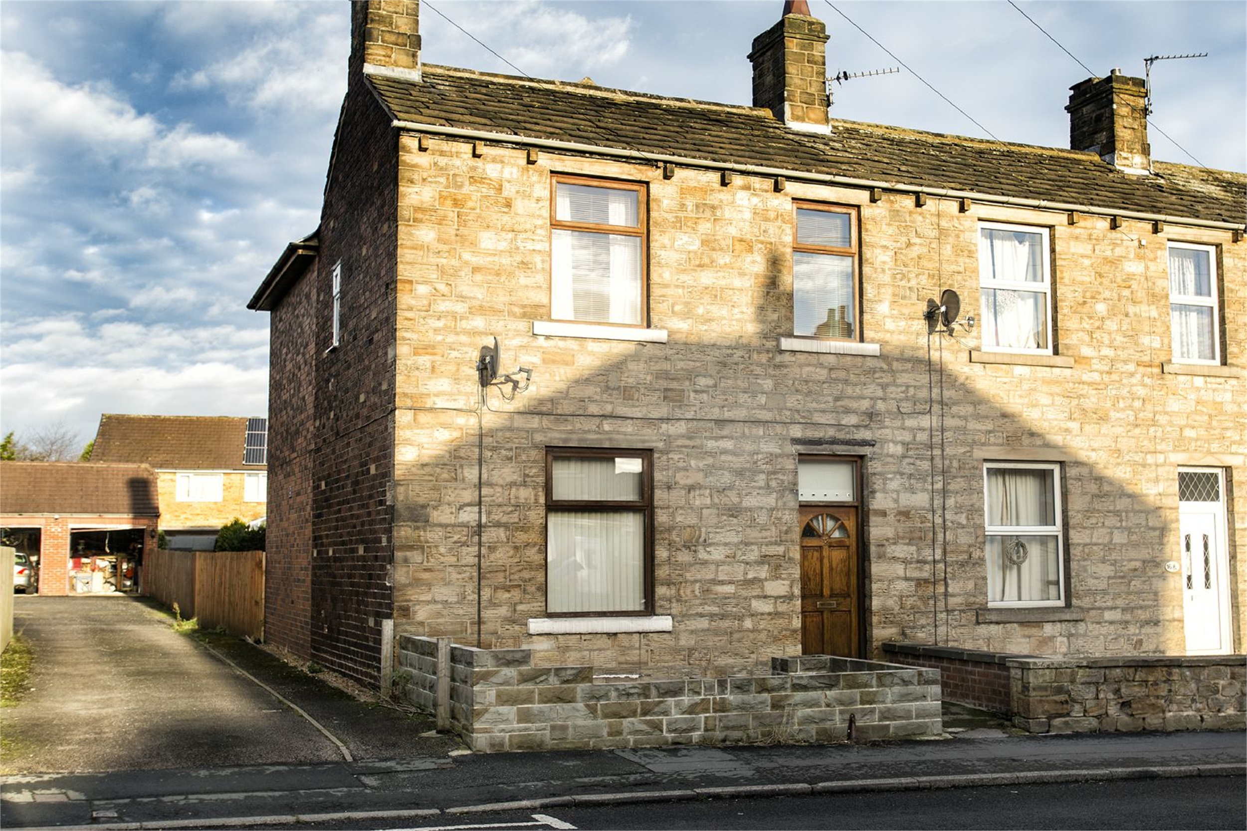 Whitegates Mirfield 4 Bedroom End Of Terrace House Sstc In Sunny Bank