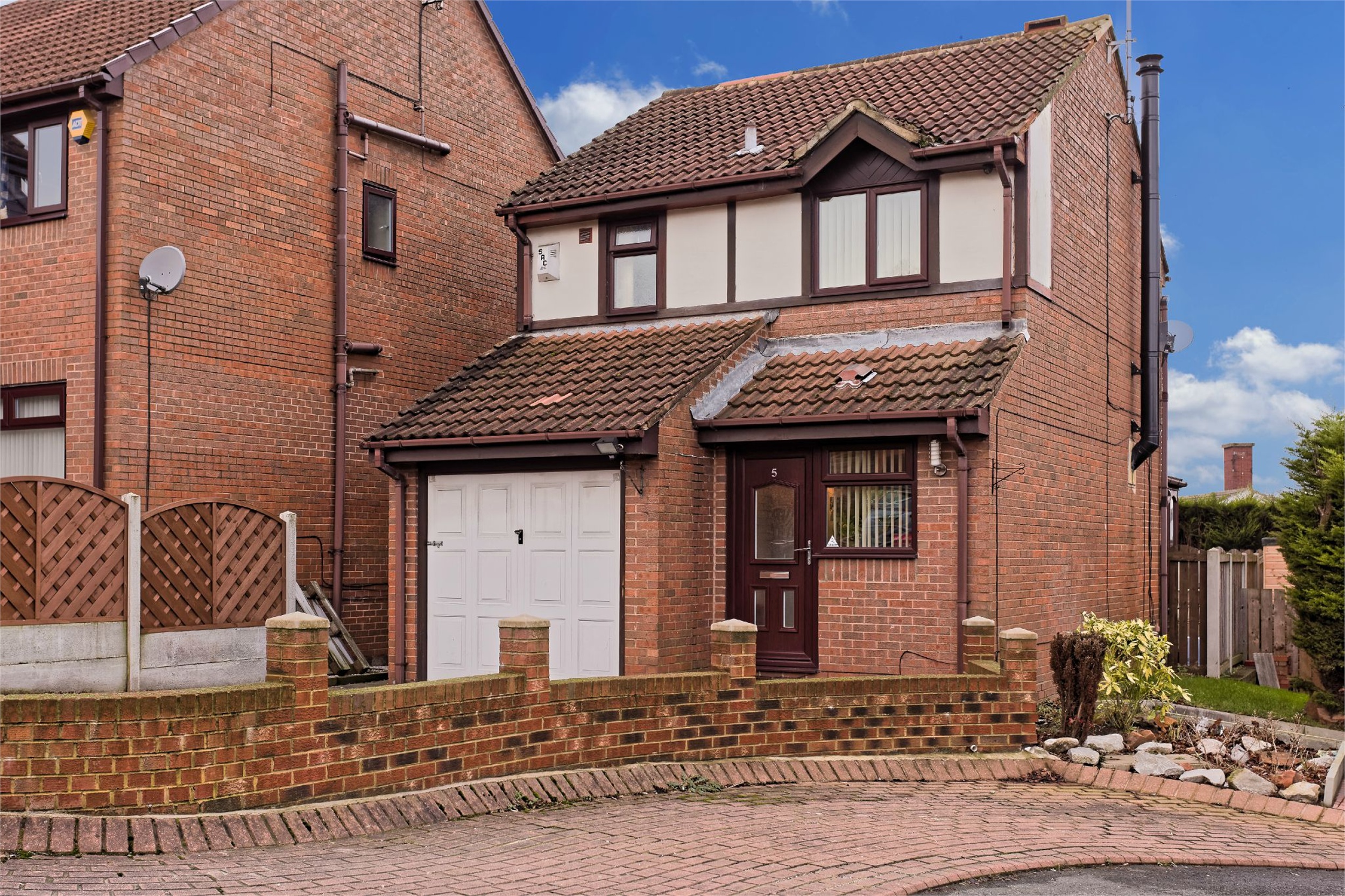 Whitegates Bramley 3 bedroom Detached House For Sale in The Rowans