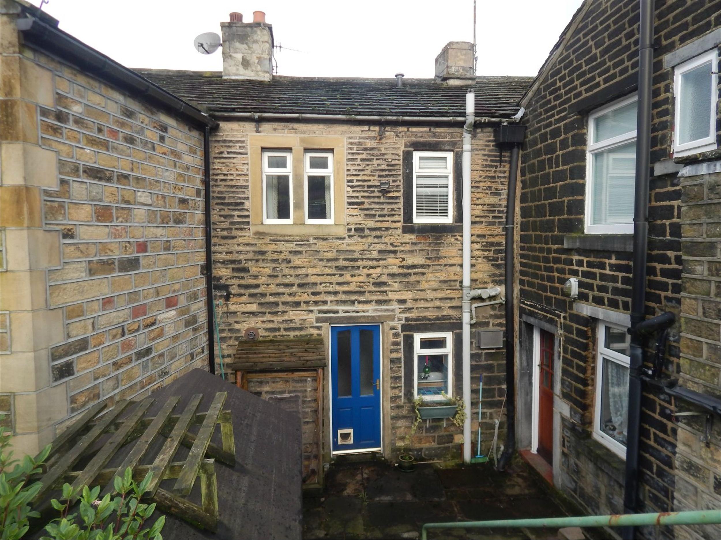 Whitegates Huddersfield 2 bedroom House Let Agreed in Carrs Road