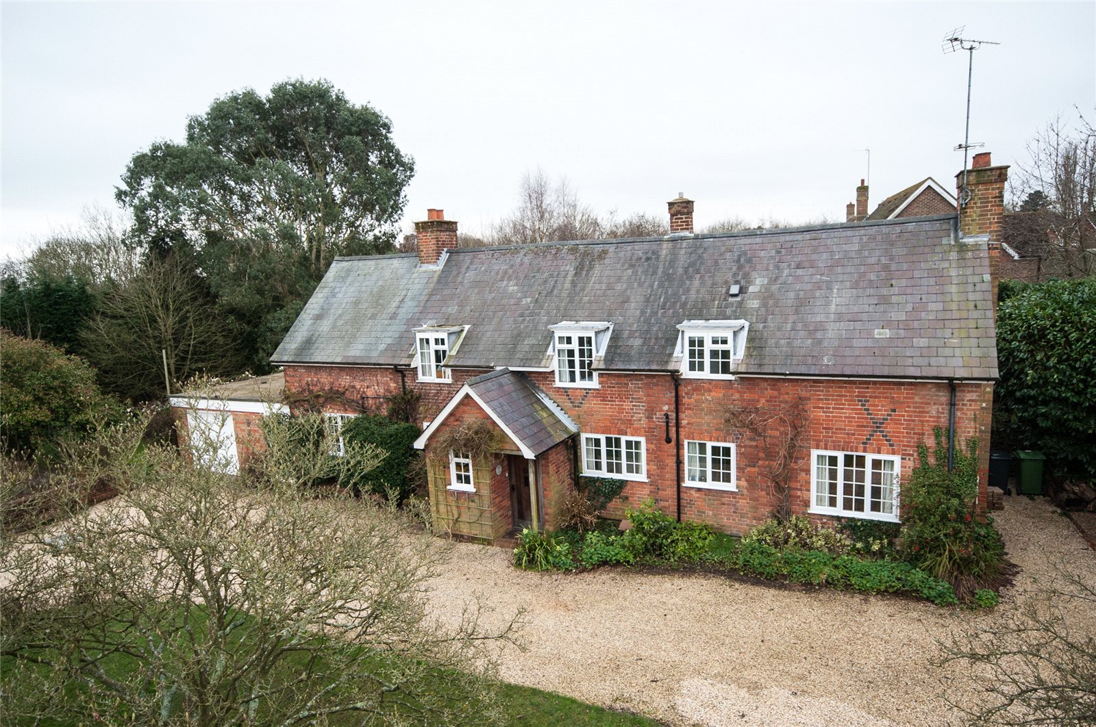 Parkers Burghfield Common 4 bedroom Detached House For Sale in Hillside