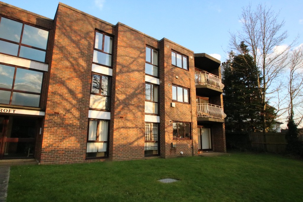Martin & Co Croydon 2 bedroom Flat Let in Park Hill, Croydon