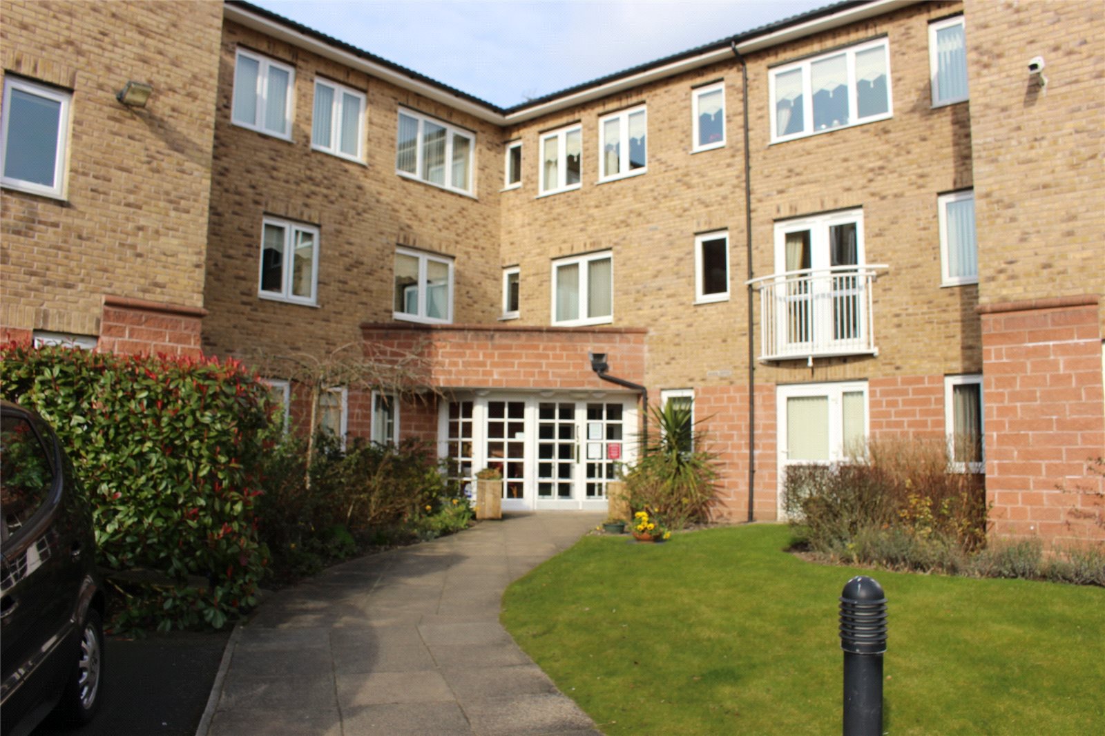 Whitegates Huyton 2 bedroom Flat for sale in Roby Court Twickenham