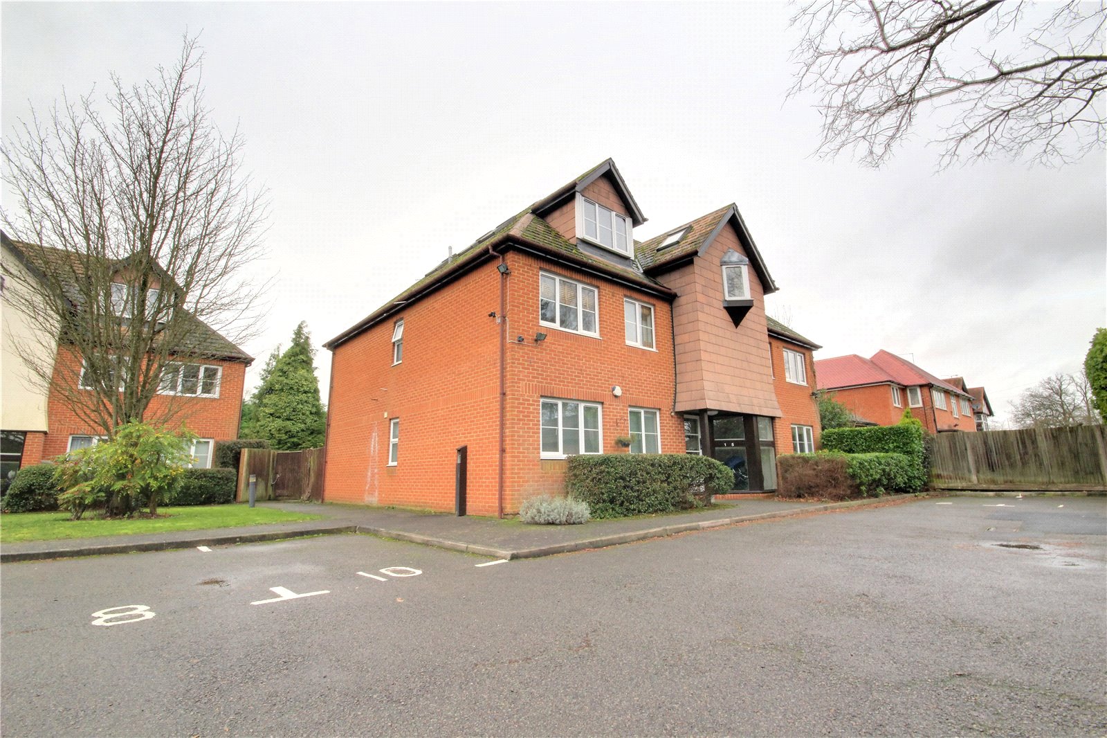 Parkers Reading 2 bedroom Flat For Sale in Shinfield Road, Reading