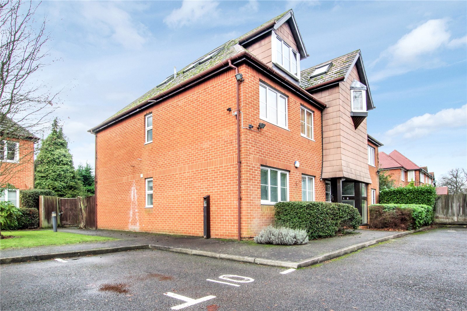 Parkers Reading 2 bedroom Flat For Sale in Shinfield Road, Reading