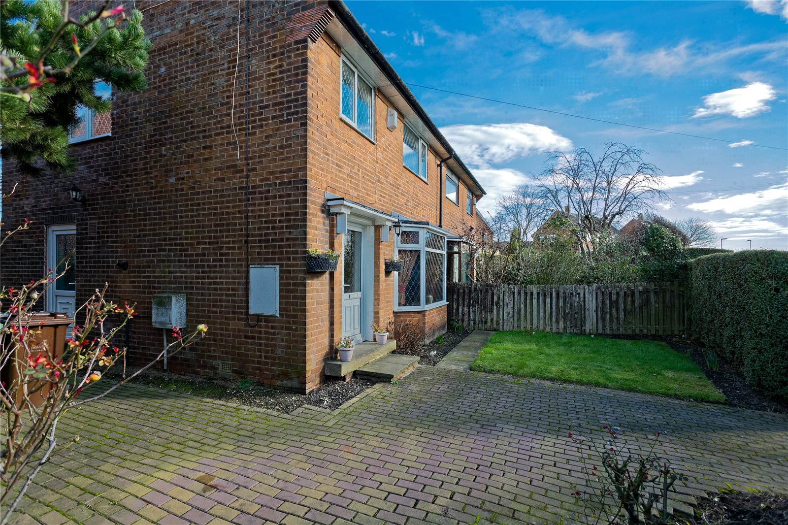 Whitegates Bramley 3 bedroom SemiDetached House SSTC in Harley Gardens