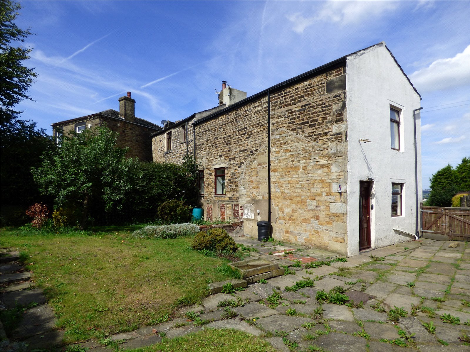 Whitegates Cleckheaton 3 bedroom Cottage for sale in Halifax Road