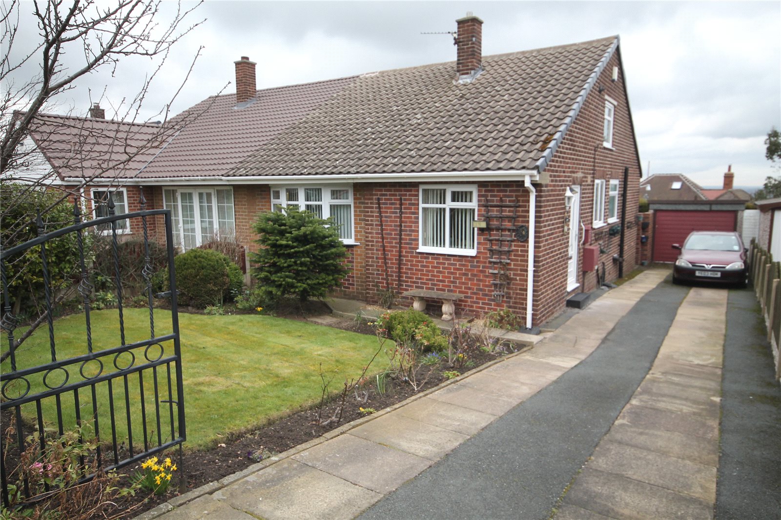 Whitegates Barnsley 2 bedroom Bungalow SSTC in Thorne End Road